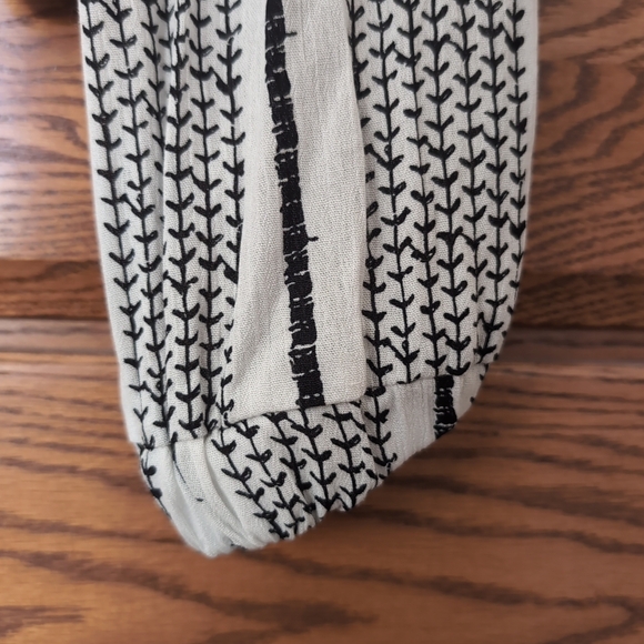 Women's Pink Lily Black & White Patterened Halter Style Jumpsuit Sz. S - Picture 4 of 5